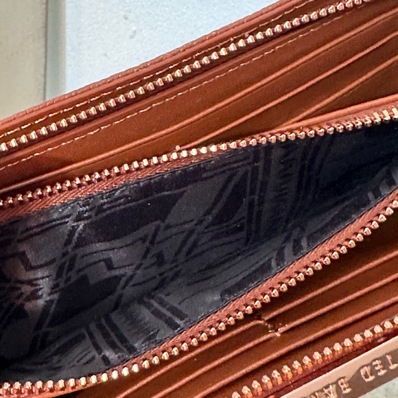 Ted Baker Tan Leather Zip Wallet - Picture 11 of 12